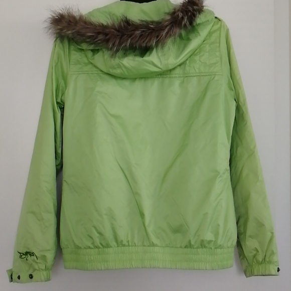 Like-new muted lime green Burton snowboarding jacket - Picture 9 of 13